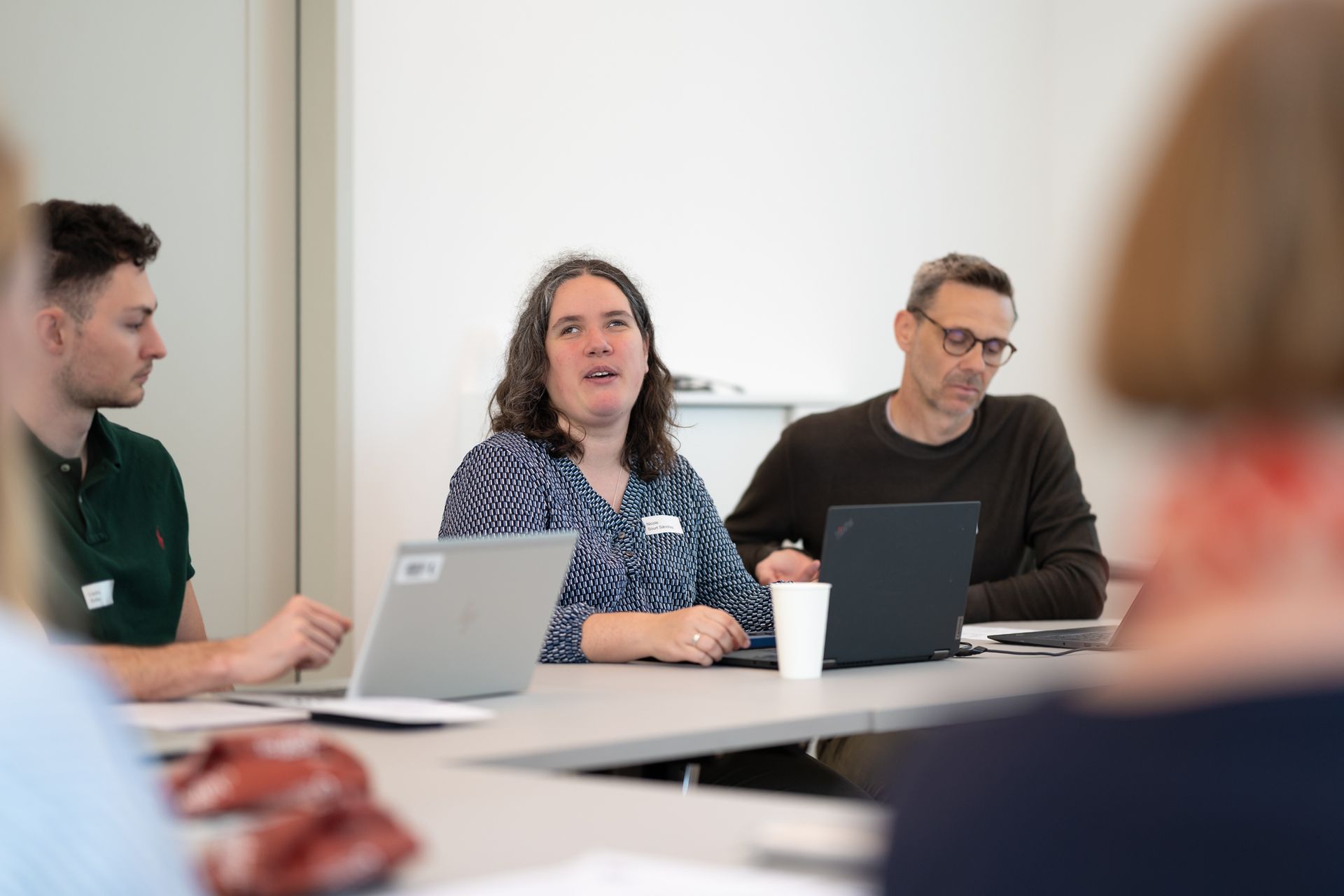Nicole Sourt Sánchez erklärt, worauf es ankommt bei inklusiven Stelleninseraten.